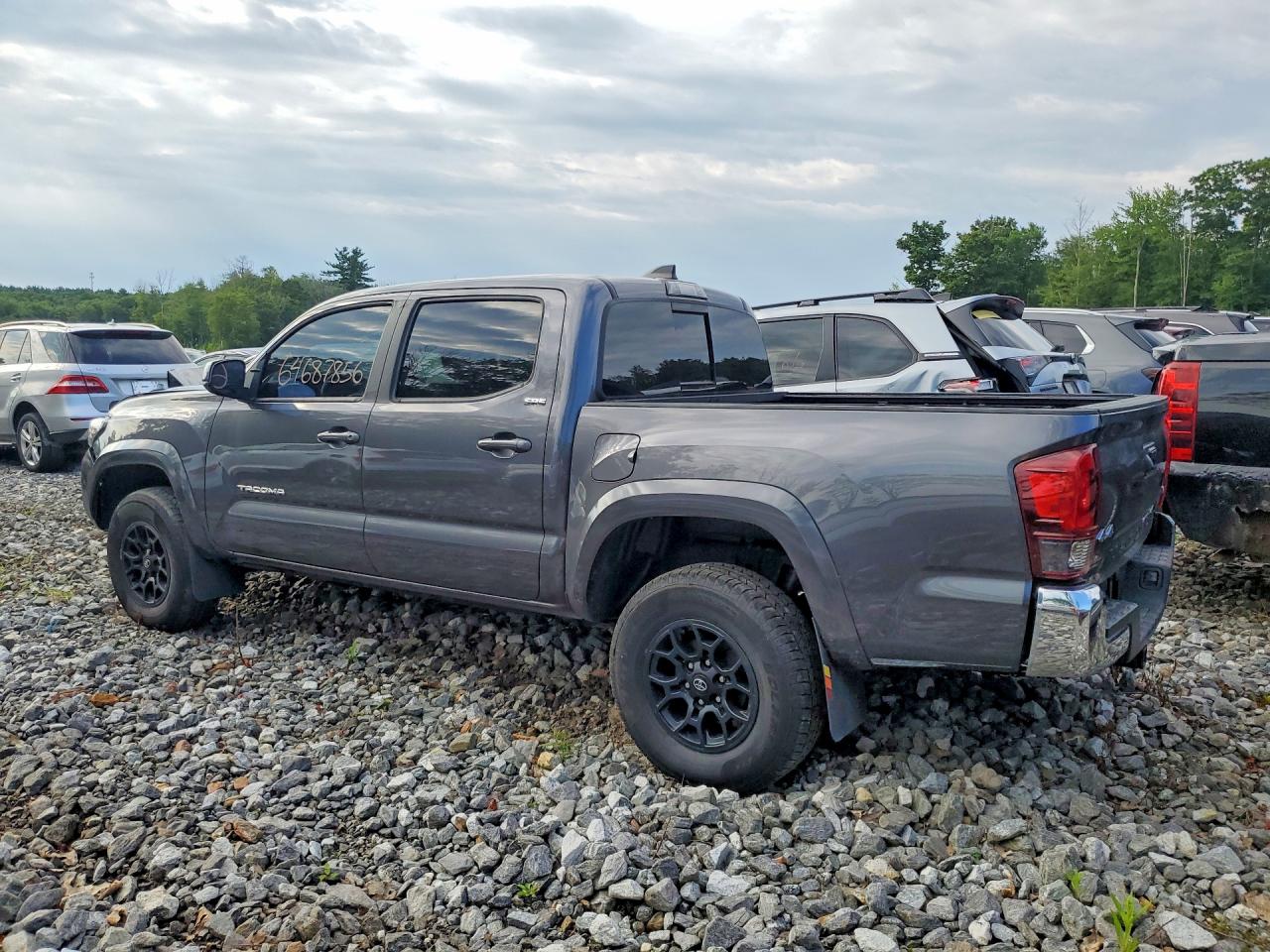 2021 TOYOTA TACOMA SR5 V6 — снимка 2