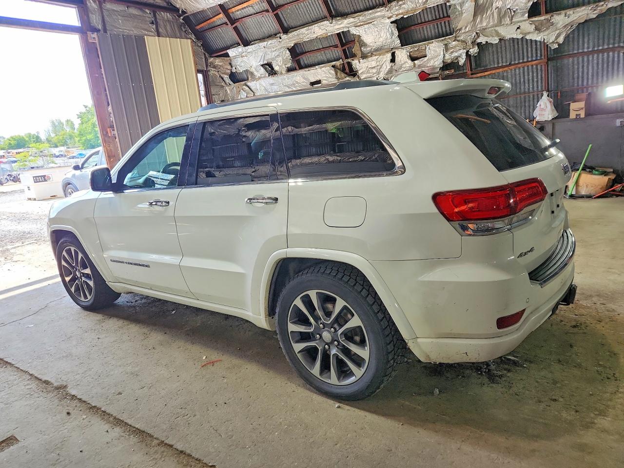 2021 JEEP GRAND CHEROKEE OVERLAND — снимка 2