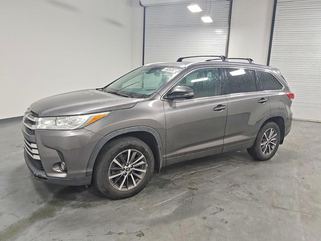 2018 TOYOTA HIGHLANDER XLE