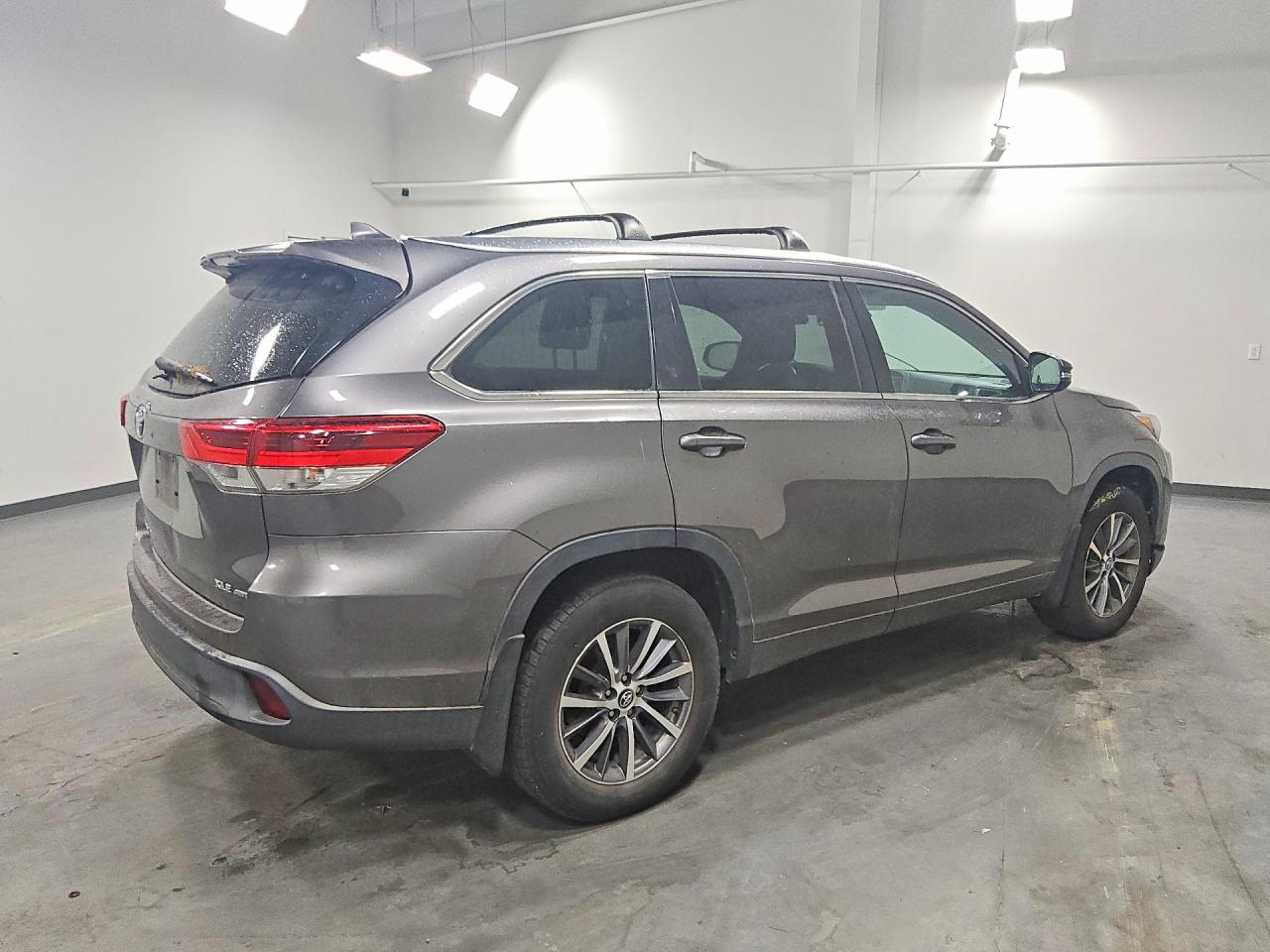 2018 TOYOTA HIGHLANDER XLE — снимка 3