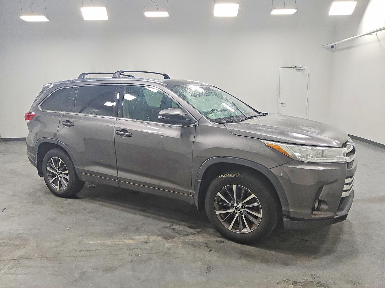 2018 TOYOTA HIGHLANDER XLE — снимка 4