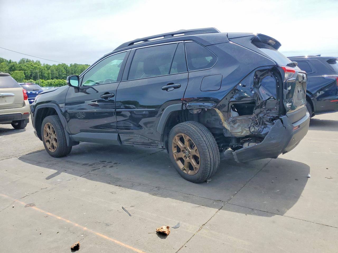 2023 TOYOTA RAV4 — снимка 2