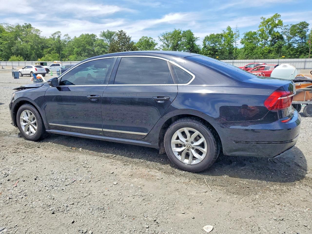 2017 VOLKSWAGEN PASSAT S — снимка 2