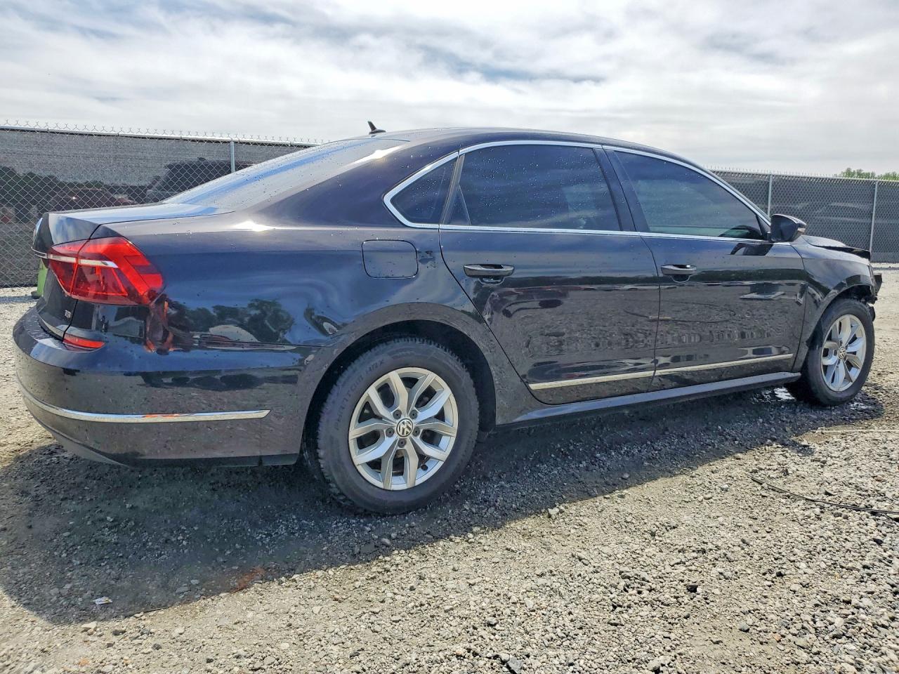 2017 VOLKSWAGEN PASSAT S — снимка 3