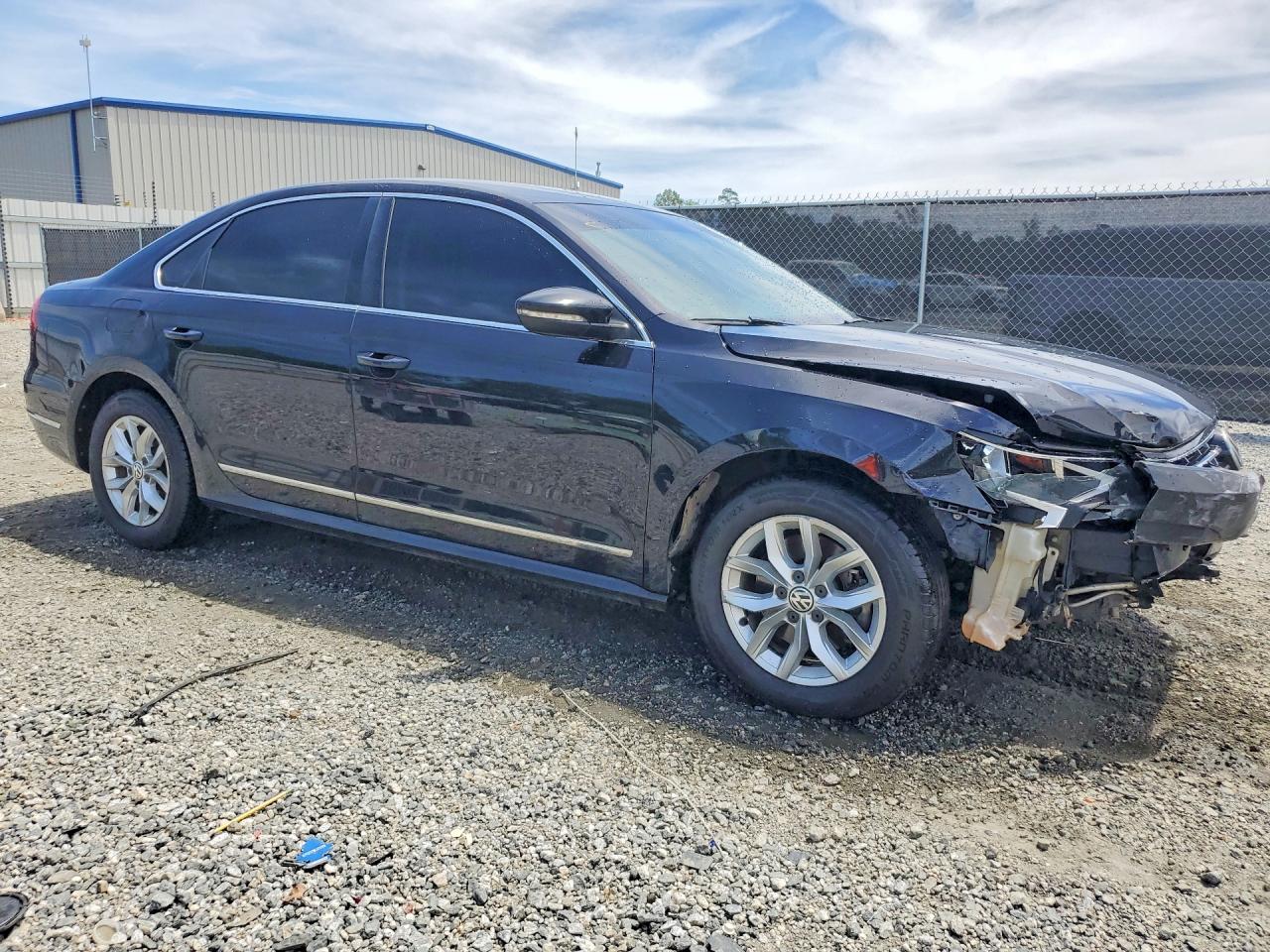 2017 VOLKSWAGEN PASSAT S — снимка 4