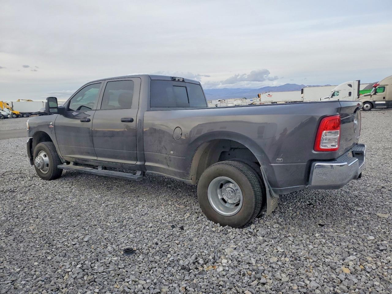 2024 RAM 3500 TRADESMAN — снимка 2