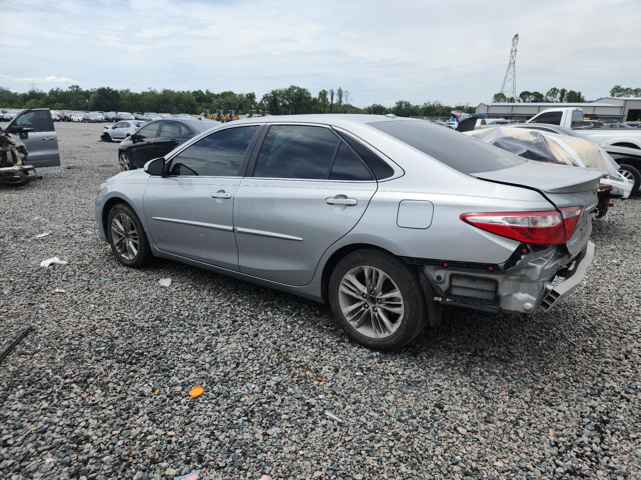 2015 TOYOTA CAMRY SE — снимка 2