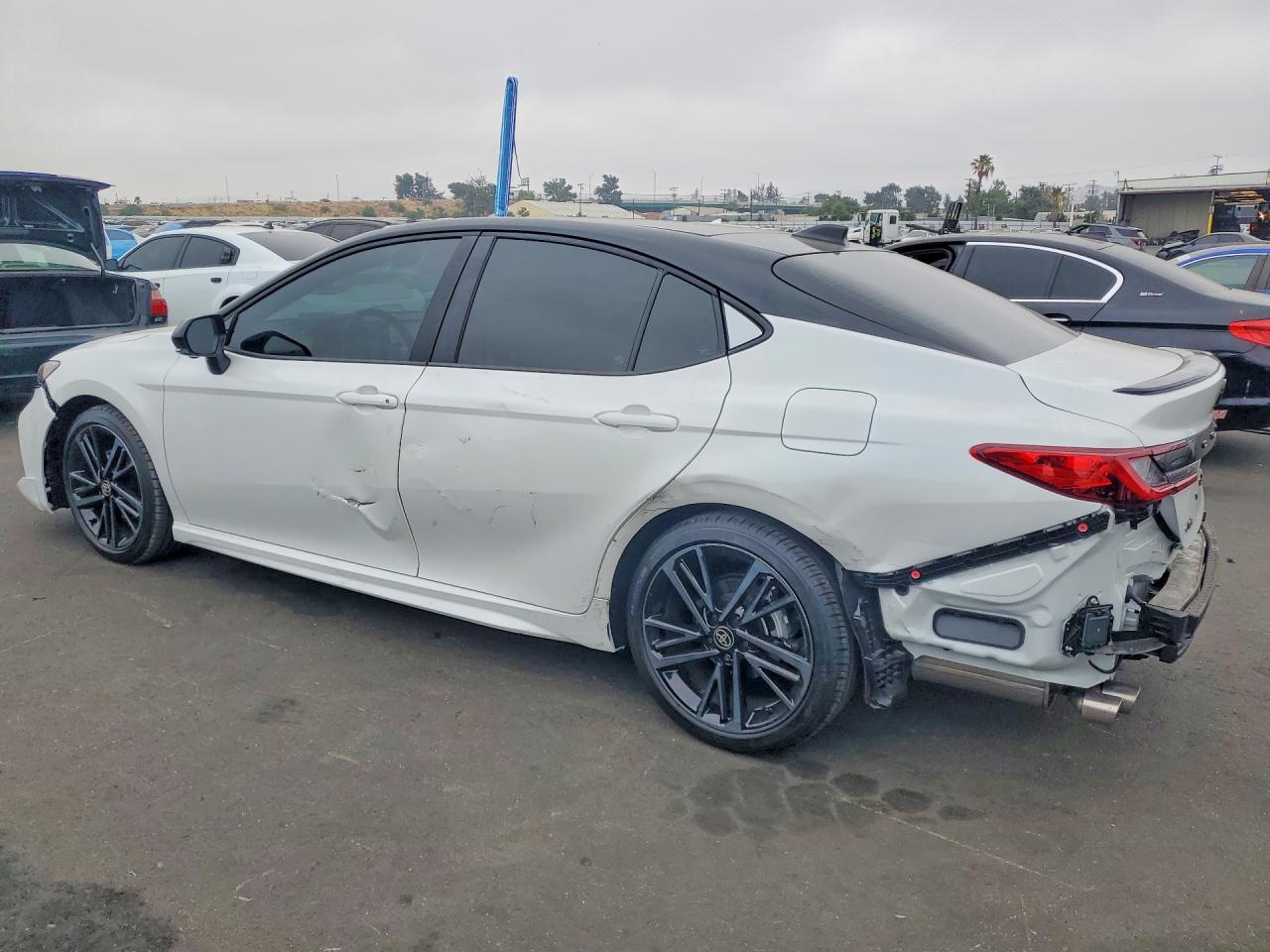2026 TOYOTA CAMRY XSE — снимка 2