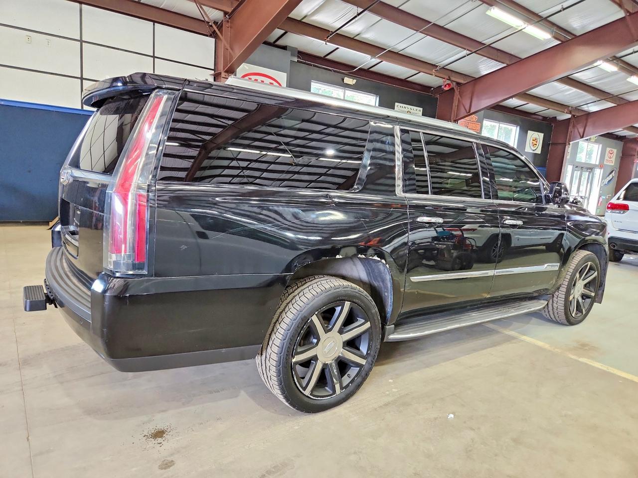 2015 CADILLAC ESCALADE ESV LUXURY — снимка 3