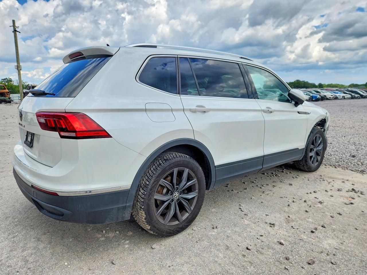 2023 VOLKSWAGEN TIGUAN SE — снимка 3