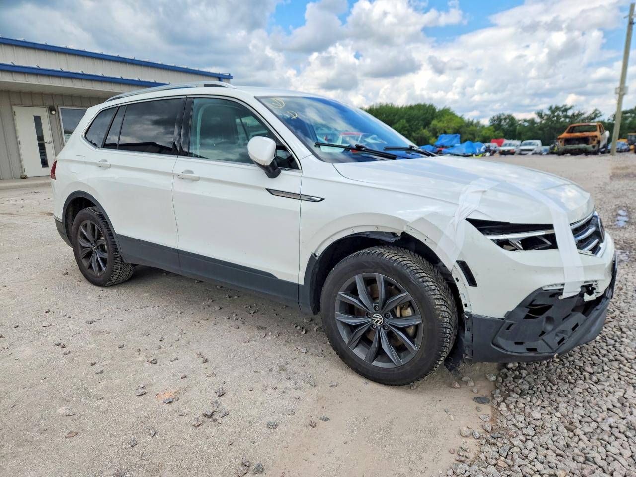 2023 VOLKSWAGEN TIGUAN SE — снимка 4