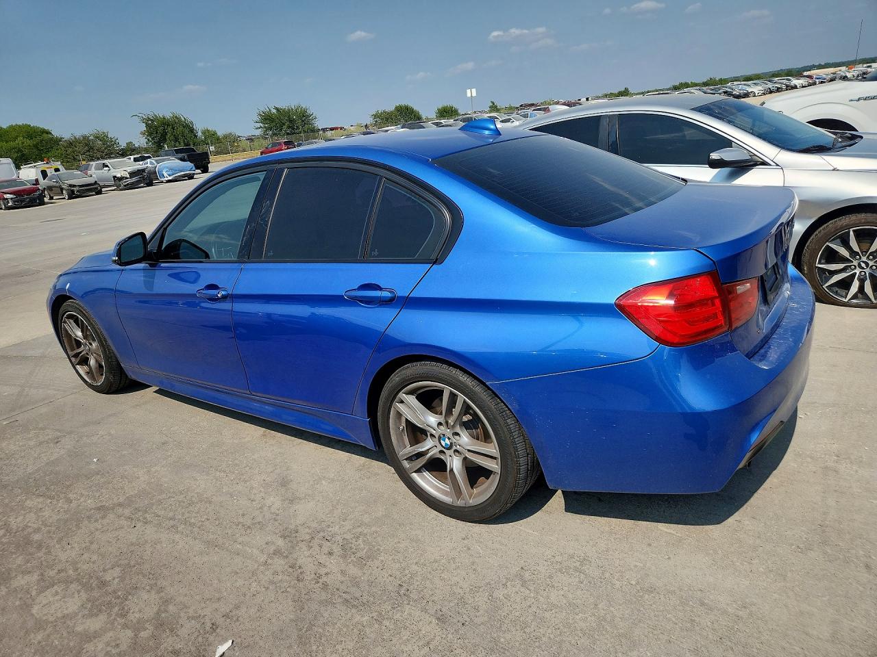 2013 BMW 328 I — снимка 2