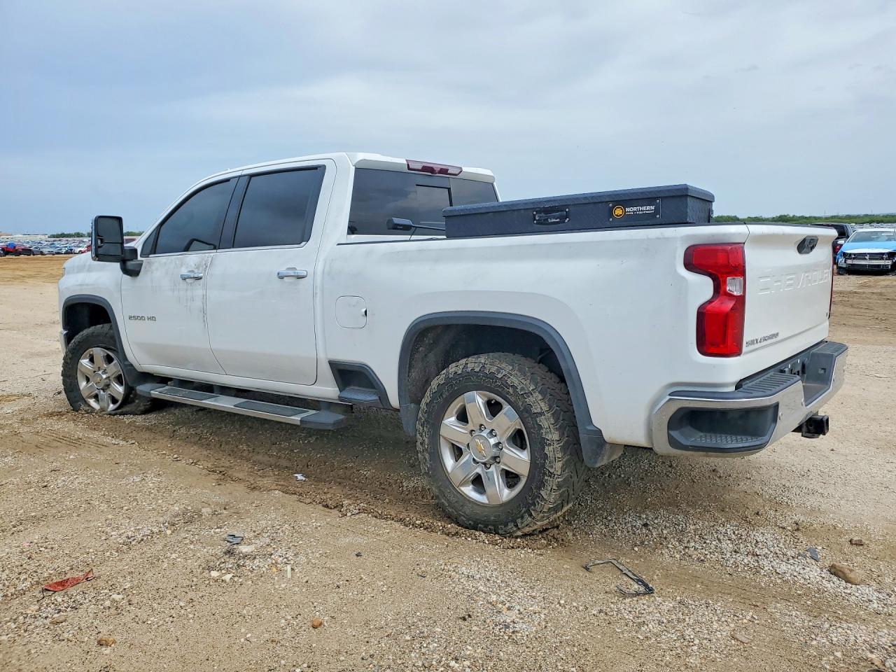 2023 CHEVROLET SILVE 2500 — снимка 2