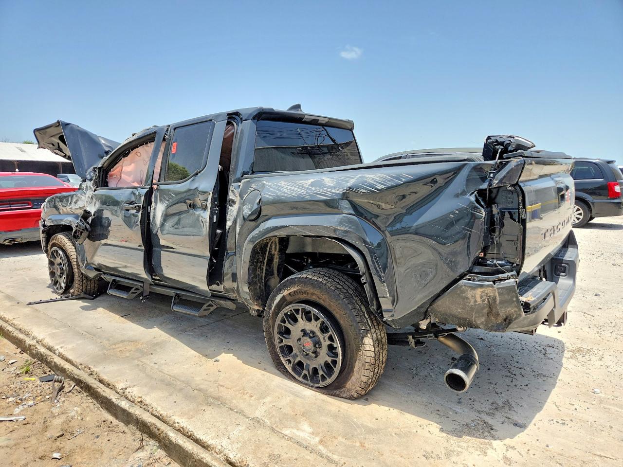 2026 TOYOTA TACOMA SR — снимка 2