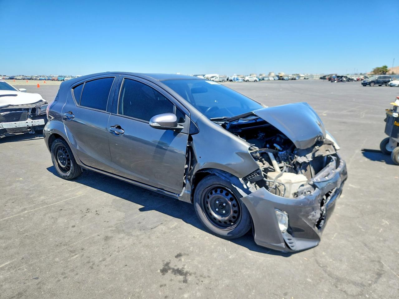 2016 TOYOTA PRIUS C TWO — снимка 4