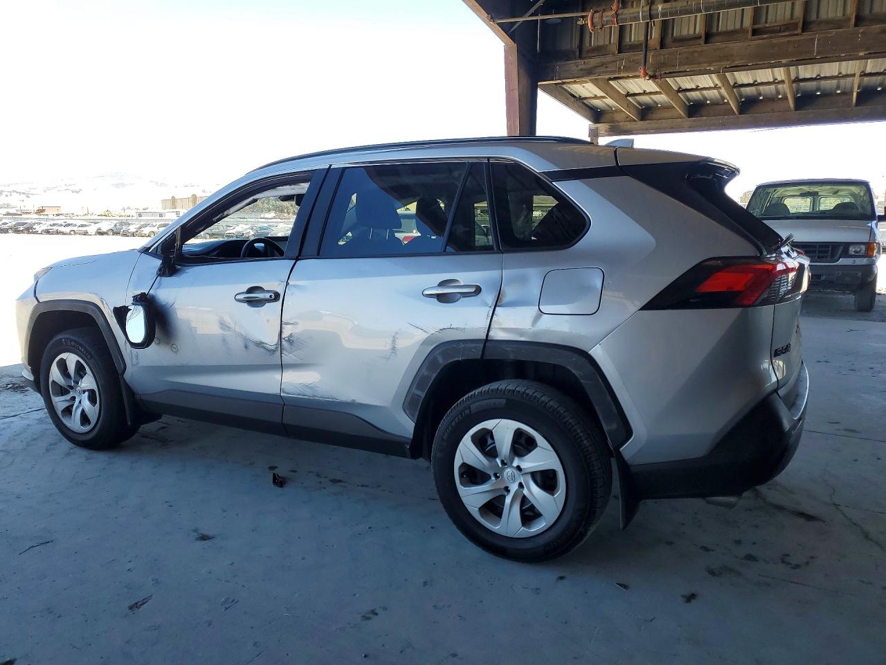 2021 TOYOTA RAV4 LE — снимка 2