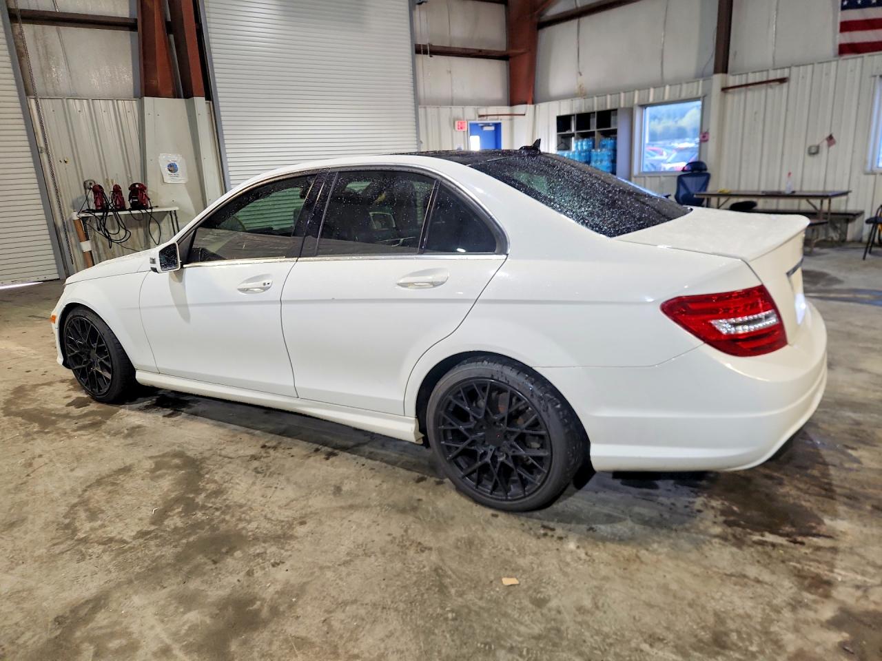 2013 MERCEDES-BENZ C 300 4MATIC — снимка 2