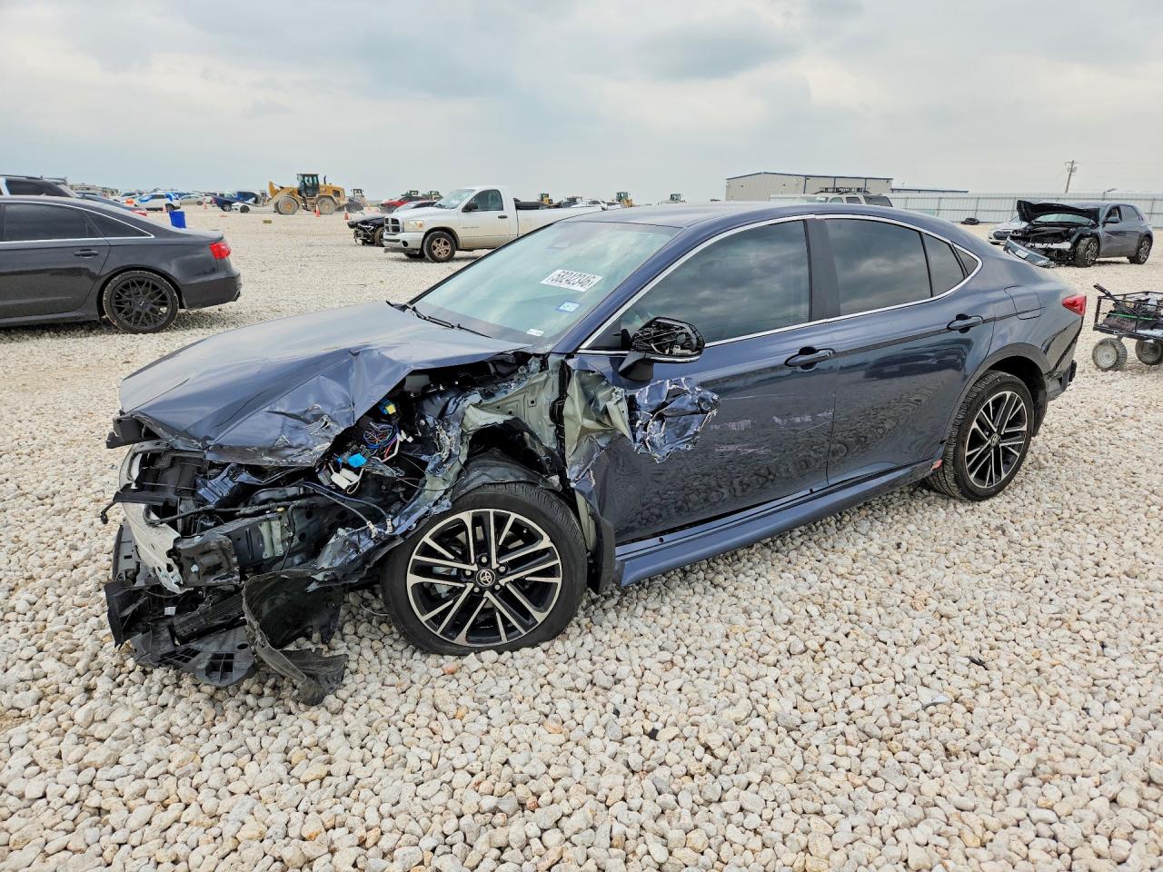 2026 TOYOTA CAMRY XLE