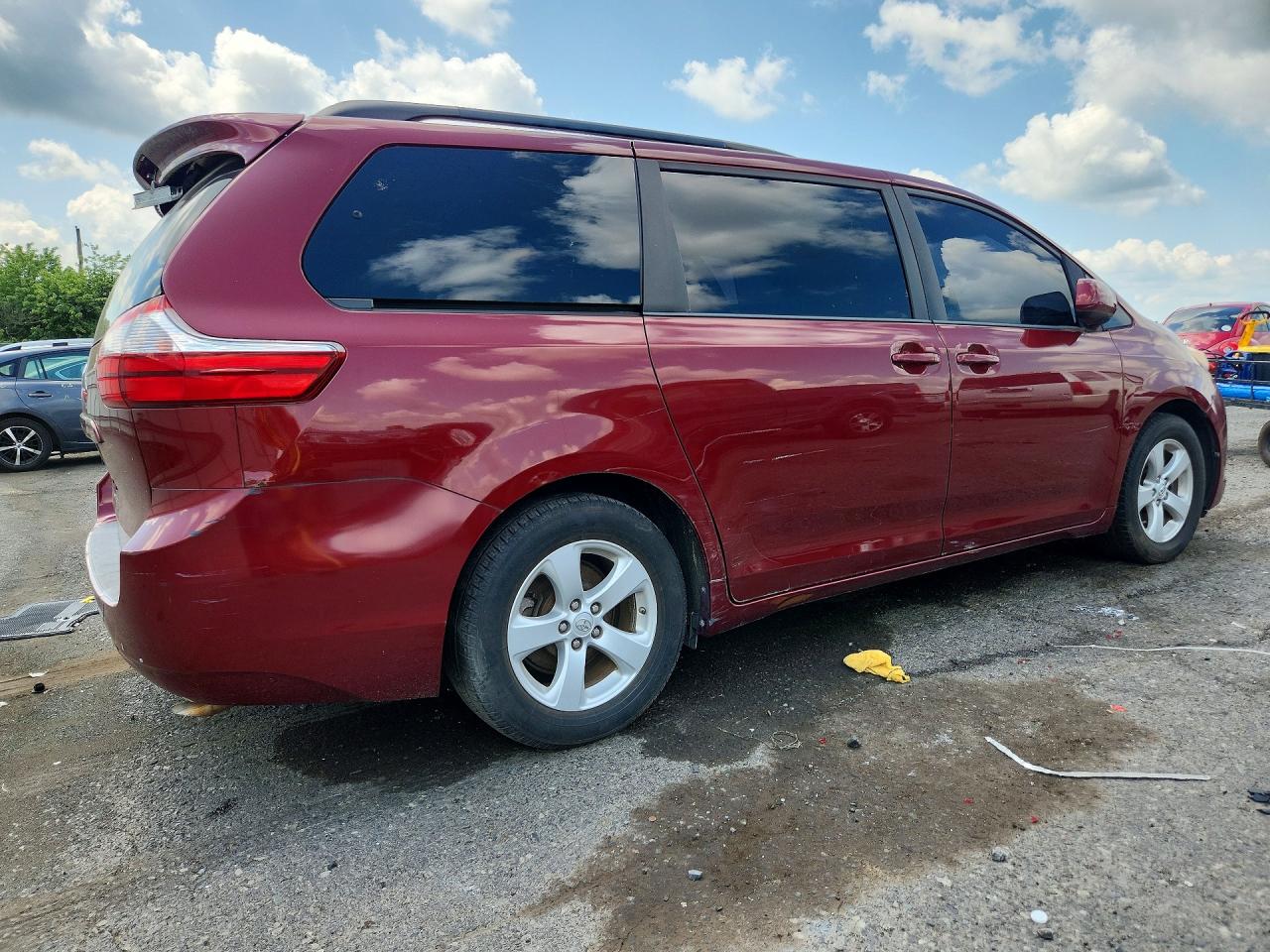 2015 TOYOTA SIENNA LE — снимка 3