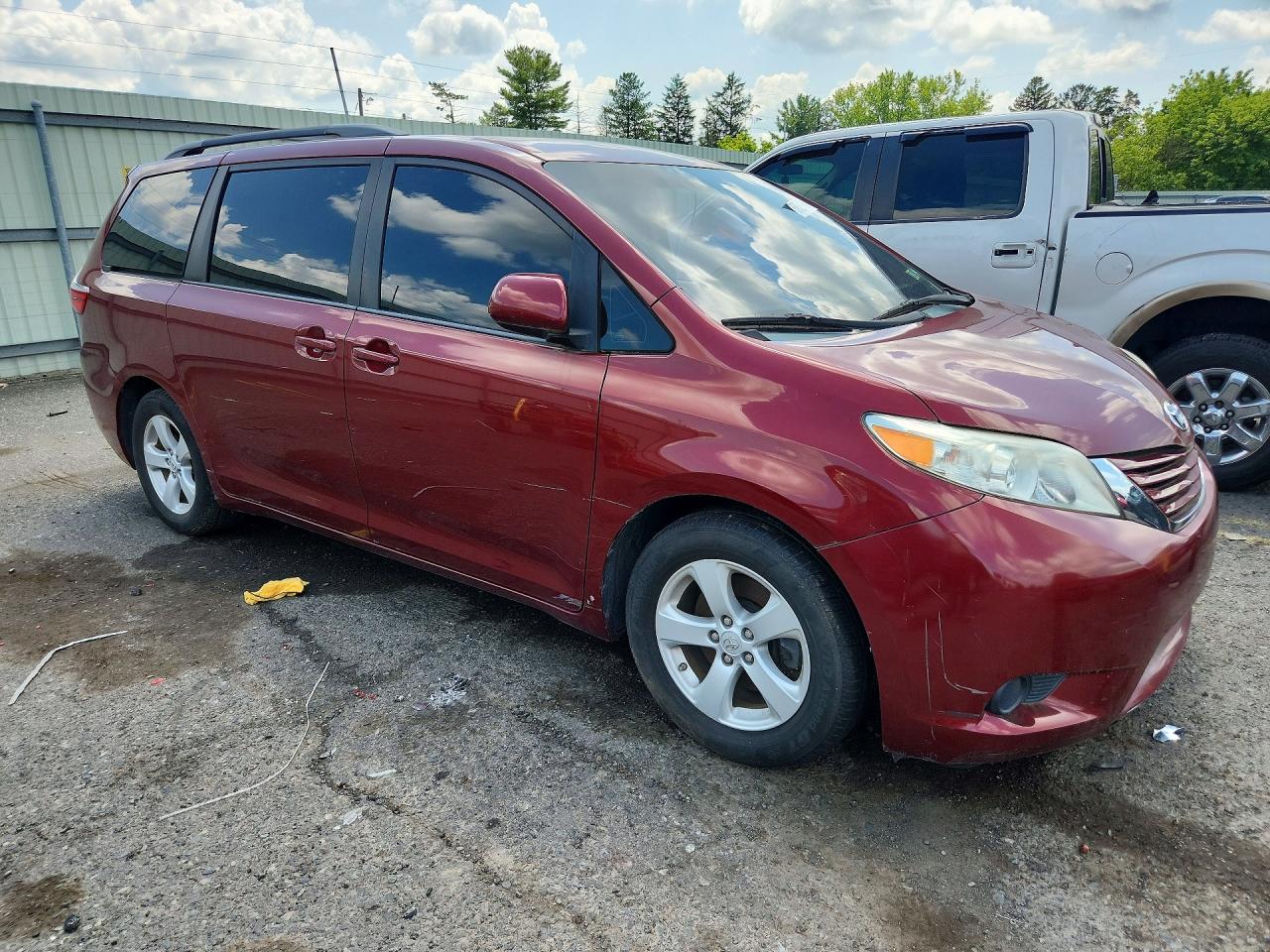 2015 TOYOTA SIENNA LE — снимка 4