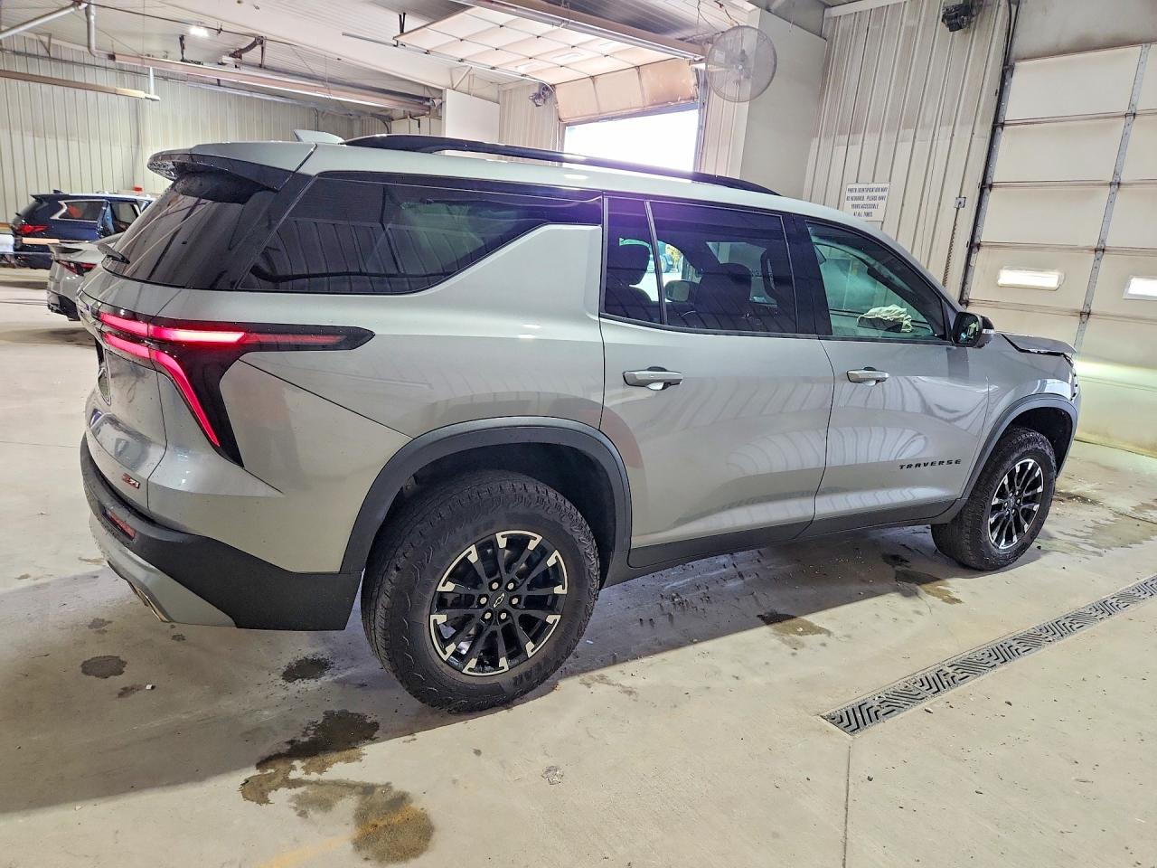 2024 CHEVROLET TRAVERSE LT Z71 — снимка 3