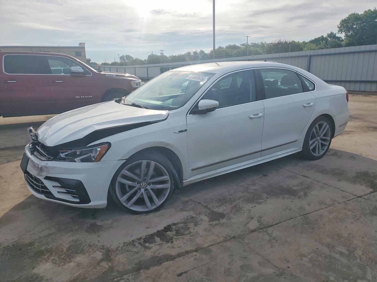 2017 VOLKSWAGEN PASSAT R-LINE