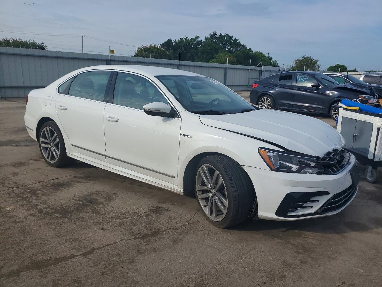 2017 VOLKSWAGEN PASSAT R-LINE — снимка 4
