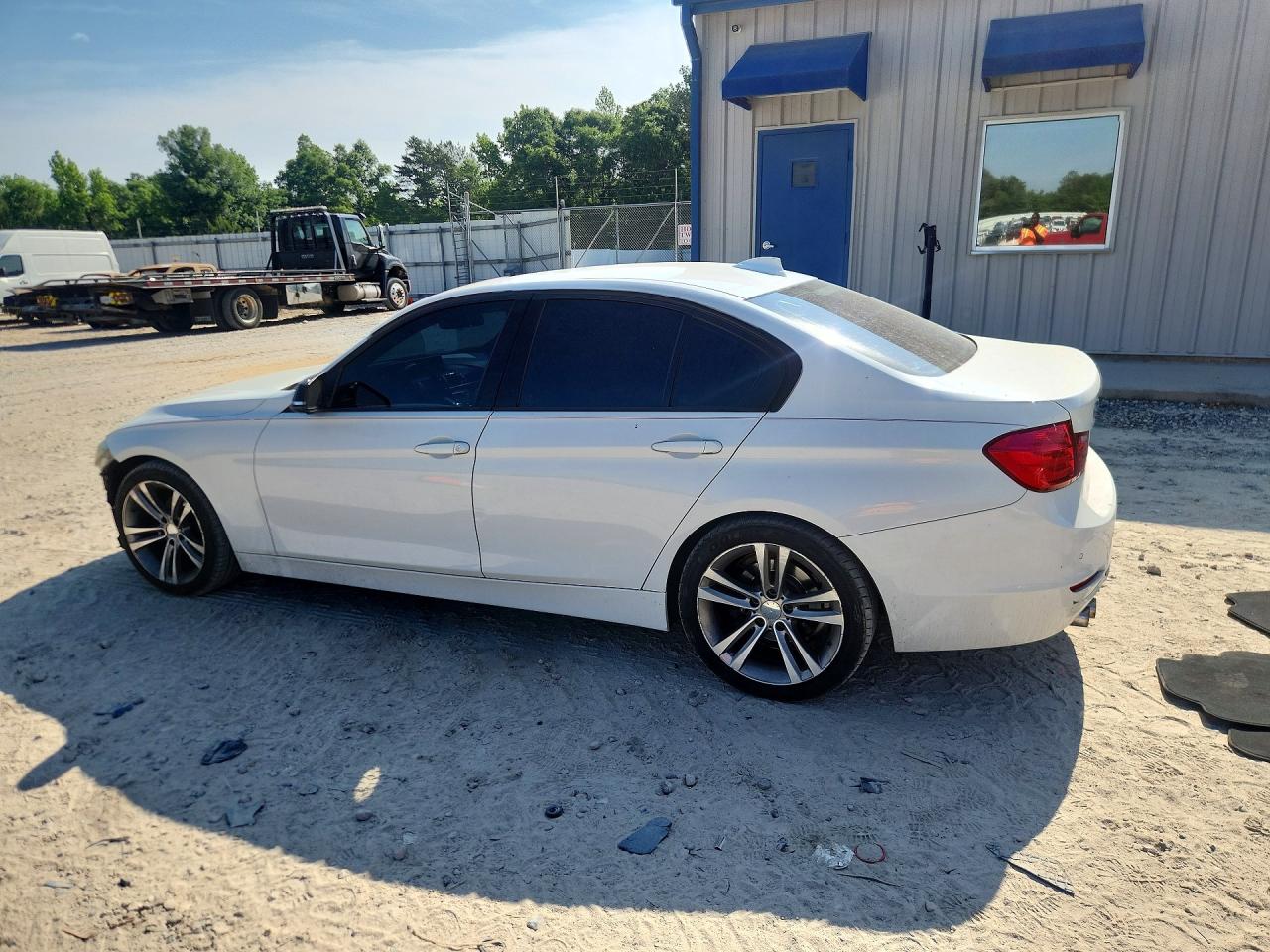 2015 BMW 328 I — снимка 2