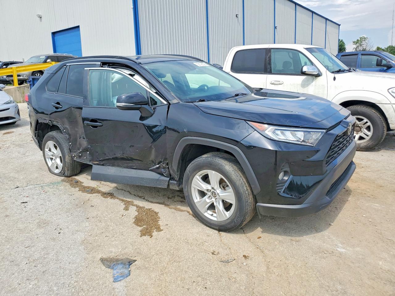 2021 TOYOTA RAV4 XLE — снимка 4