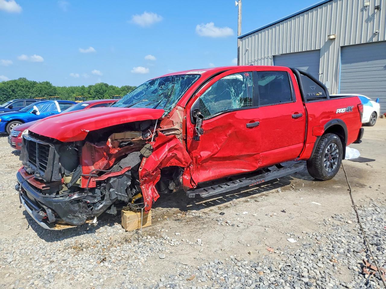 2024 NISSAN TITAN PRO-4X