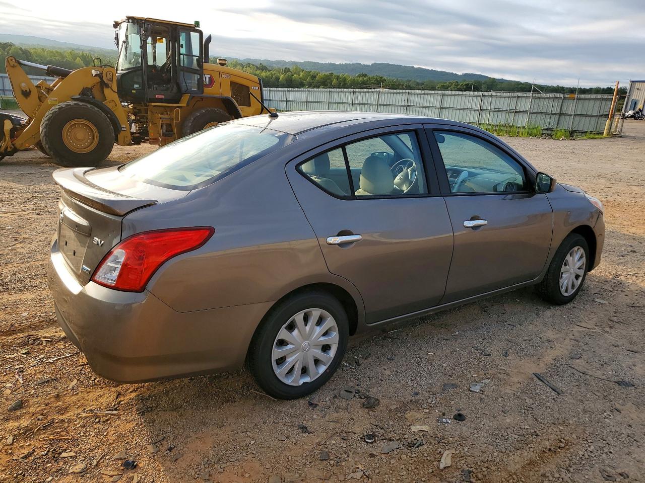 2015 NISSAN VERSA 1.6 SV — снимка 3