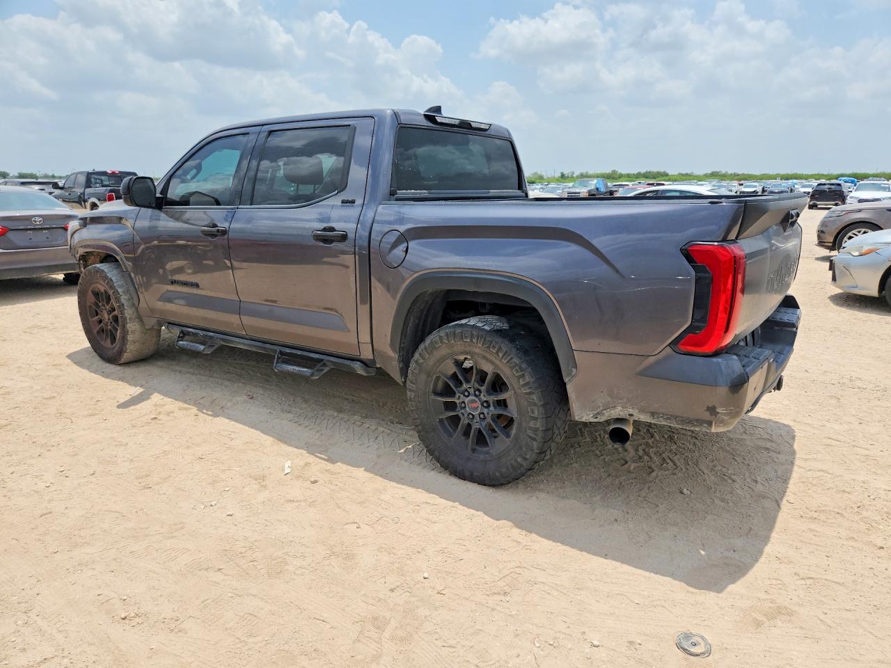 2022 TOYOTA TUNDRA SR5 — снимка 2