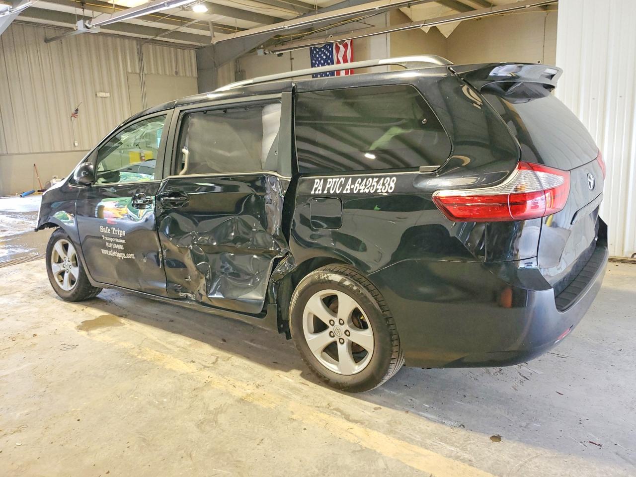 2015 TOYOTA SIENNA LE — снимка 2