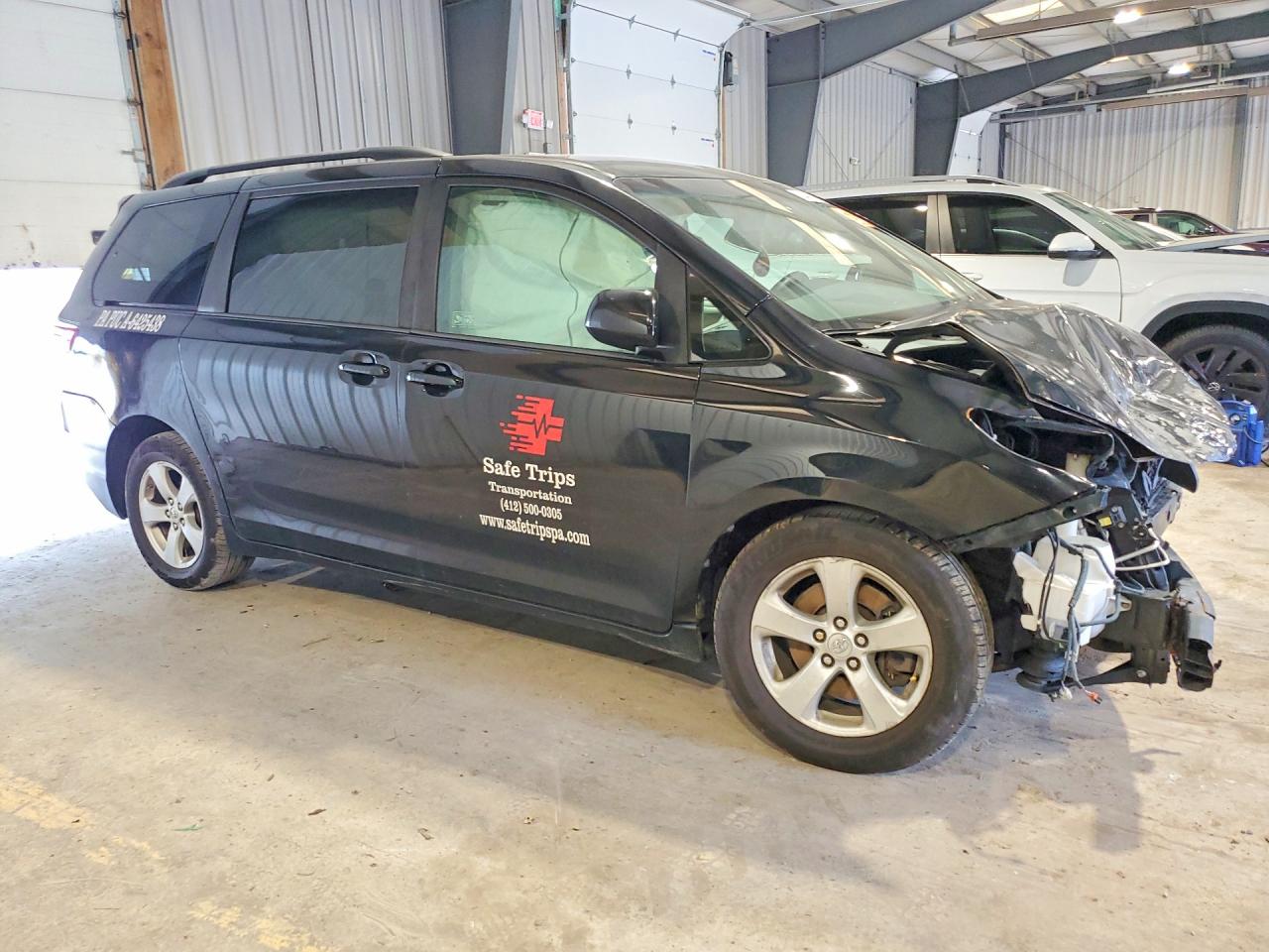 2015 TOYOTA SIENNA LE — снимка 4