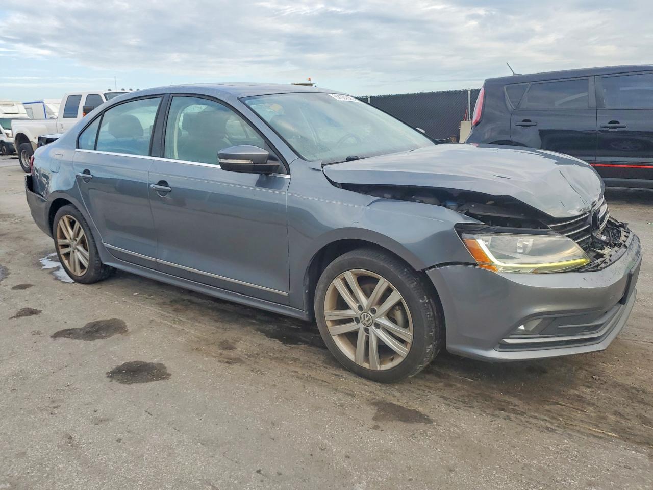 2017 VOLKSWAGEN JETTA SEL — снимка 4