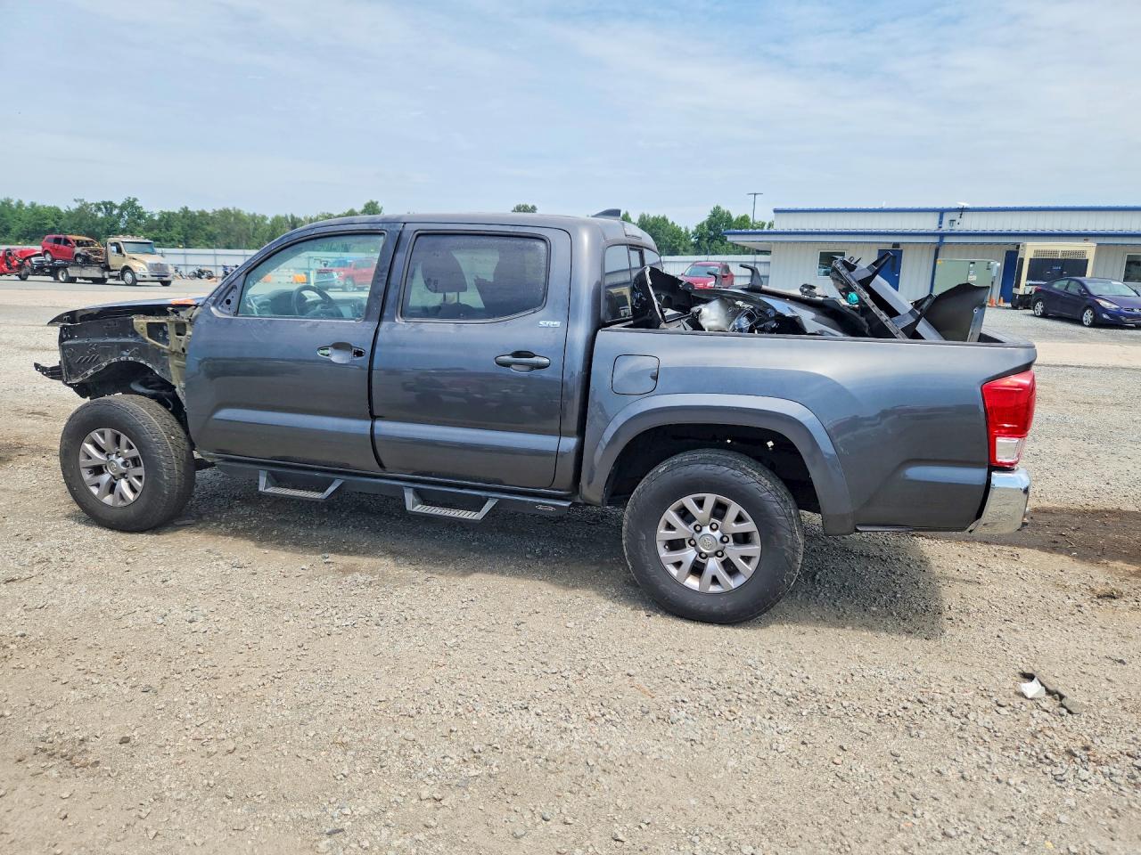 2017 TOYOTA TACOMA SR5 V6 — снимка 2