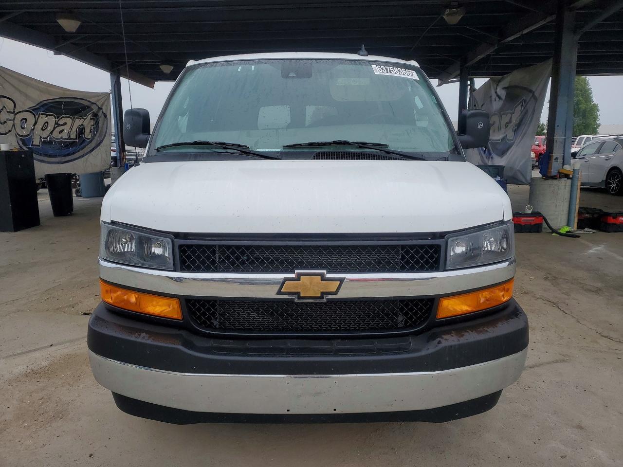 2025 CHEVROLET EXPRESS G3500 LT — снимка 5