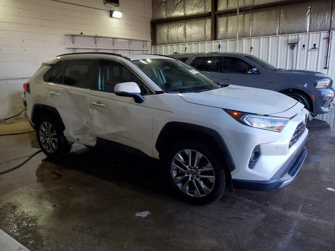 2021 TOYOTA RAV4 LIMITED — снимка 4