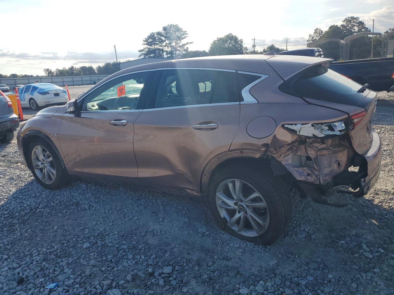 2018 INFINITI QX30 BASE — снимка 2