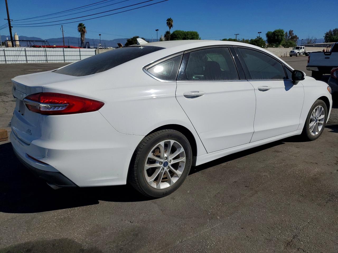 2020 FORD FUSION SE — photo 3