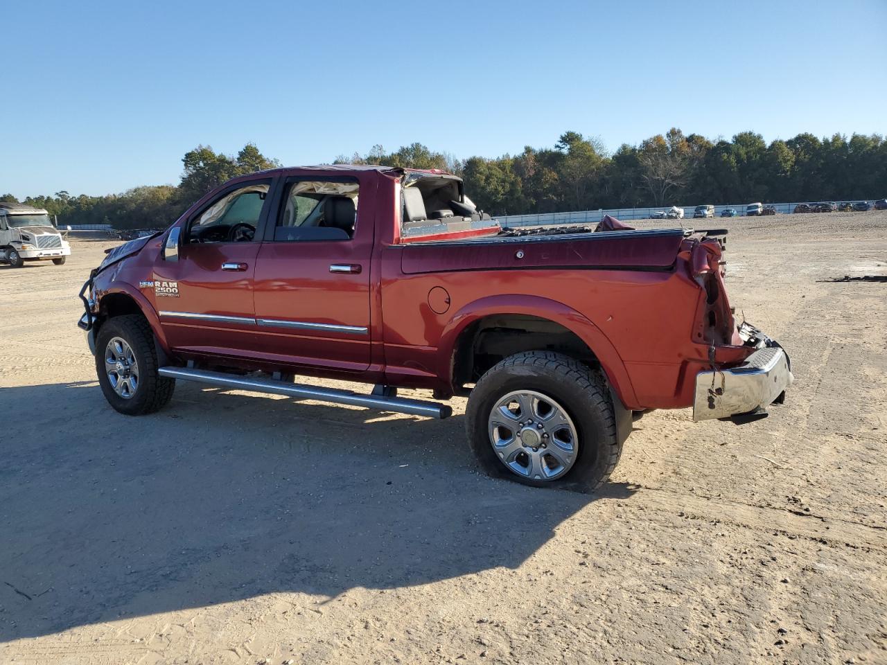 2015 RAM 2500 LARAMIE — снимка 2