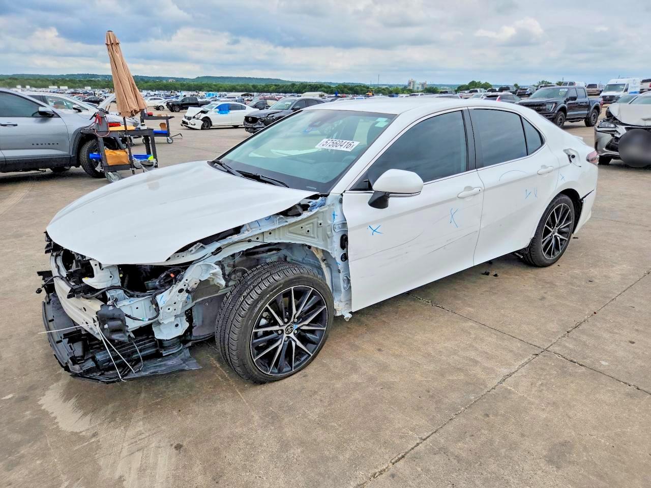2022 TOYOTA CAMRY SE