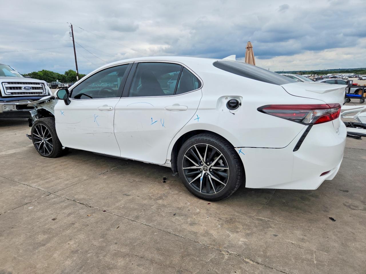 2022 TOYOTA CAMRY SE — снимка 2