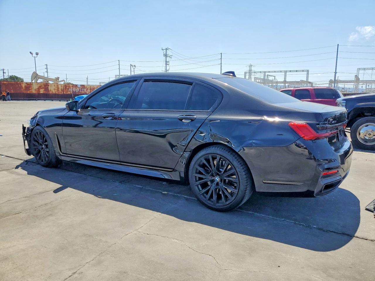 2021 BMW 750 XI — снимка 2