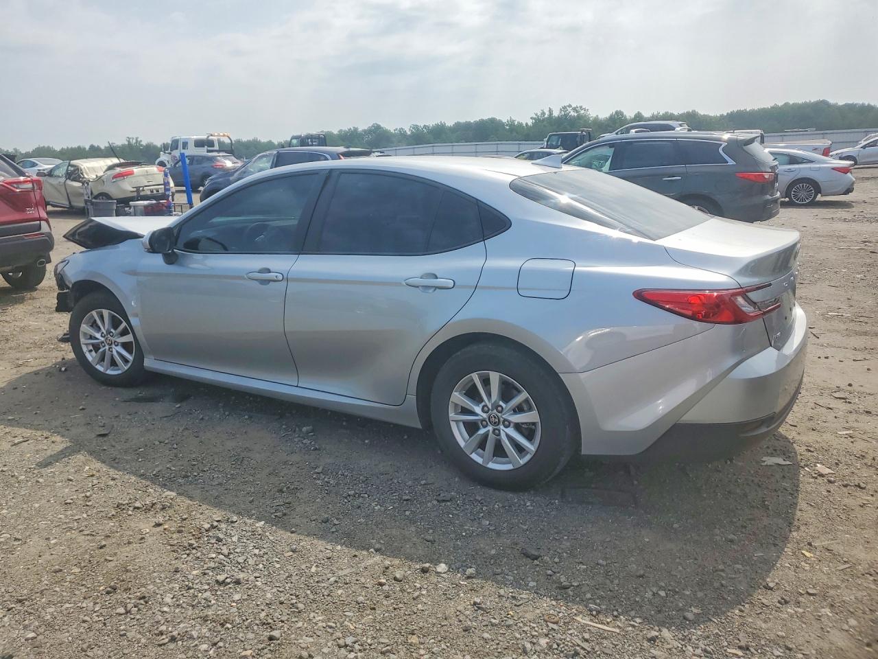 2025 TOYOTA CAMRY LE — снимка 2