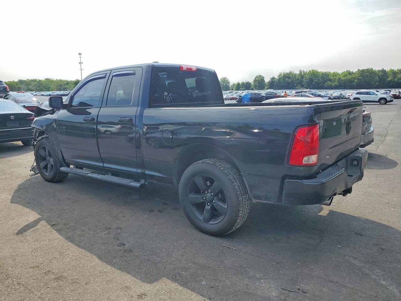 2017 RAM 1500 ST — снимка 2