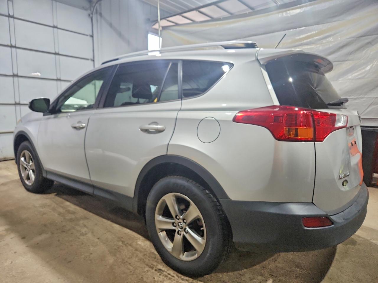 2015 TOYOTA RAV4 XLE — снимка 2