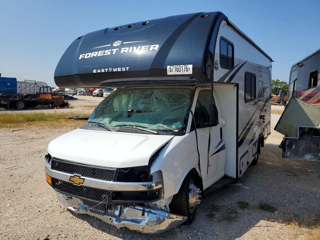 2025 CHEVROLET EXPRESS G3500 — снимка 2