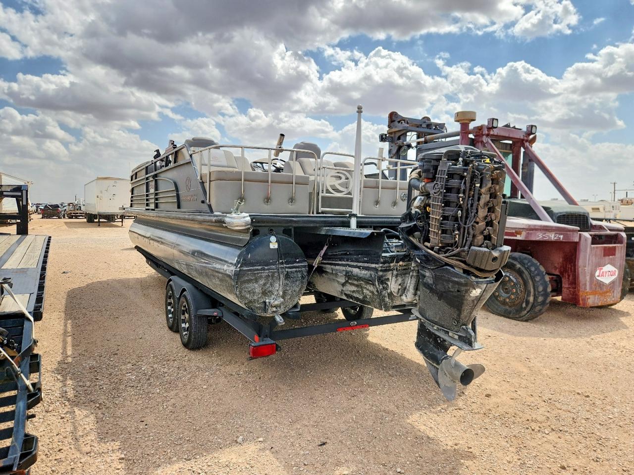 2018 UNK SUNTRACKER R254LE3SPT — снимка 3