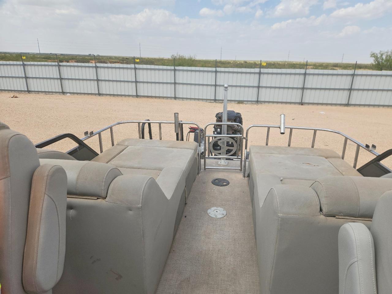 2018 UNK SUNTRACKER R254LE3SPT — снимка 5